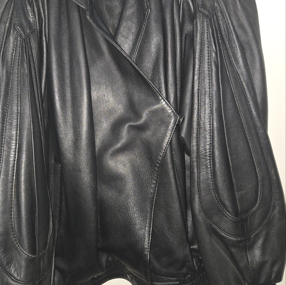 Vintage Size 3 Black Leather Jacket With Unique Pleated Sleeves - Picture 4 of 8